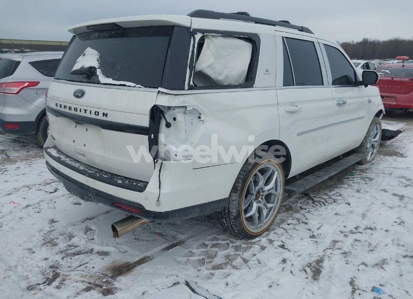 Photo 4 of 2024 Ford Expedition LIMITED (VIN 1FMJU2A89REB06337)
