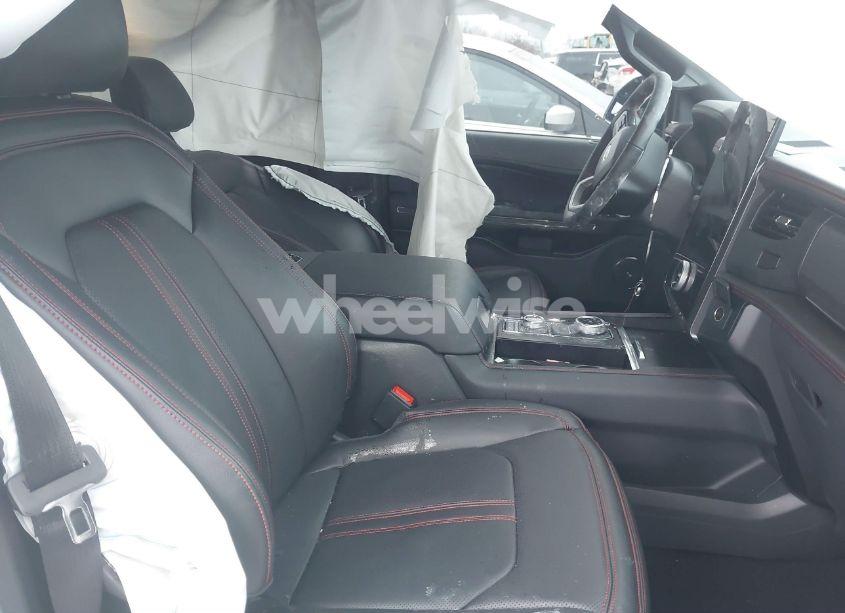 Photo 5 of 2024 Ford Expedition LIMITED (VIN 1FMJU2A89REB06337)