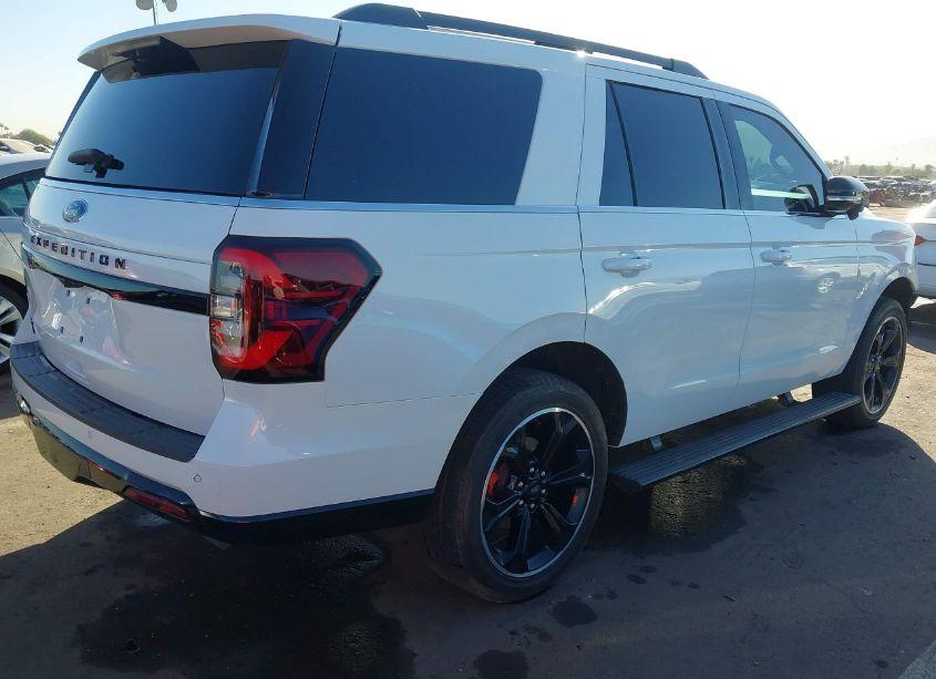 Photo 4 of 2023 Ford Expedition LIMITED (VIN 1FMJU2AG1PEA21903)