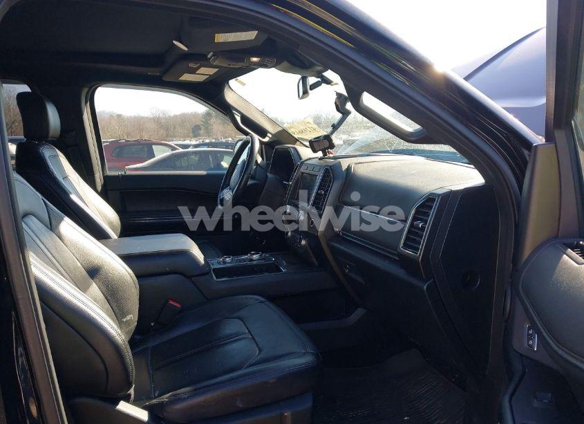 Photo 5 of 2019 Ford Expedition LIMITED (VIN 1FMJU2AT0KEA47768)