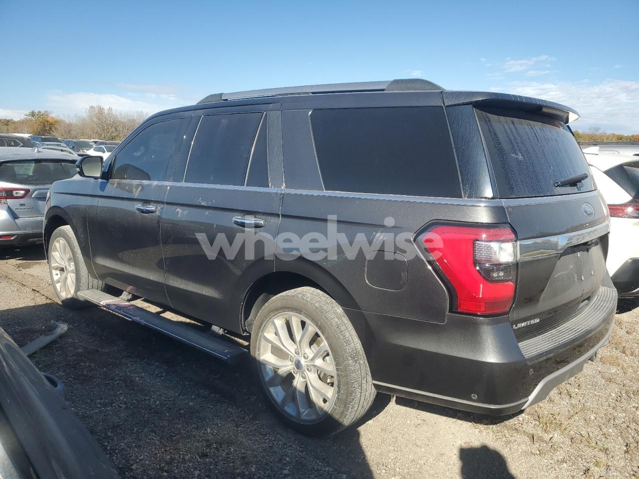 Photo 2 of 2019 FORD EXPEDITION LIMITED (VIN 1FMJU2AT1KEA23737)