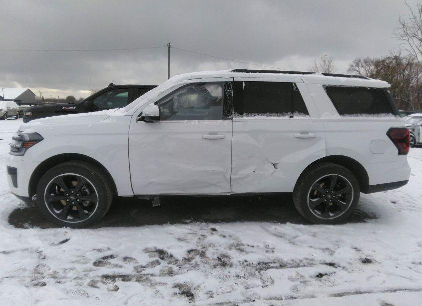 Photo 14 of 2022 Ford Expedition LIMITED (VIN 1FMJU2AT4NEA47695)