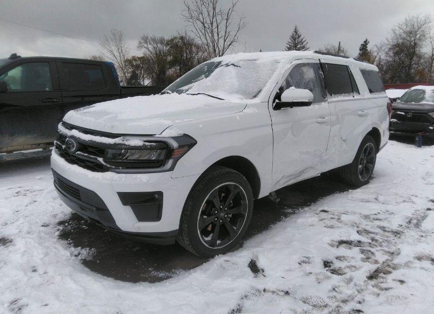 Photo 2 of 2022 Ford Expedition LIMITED (VIN 1FMJU2AT4NEA47695)