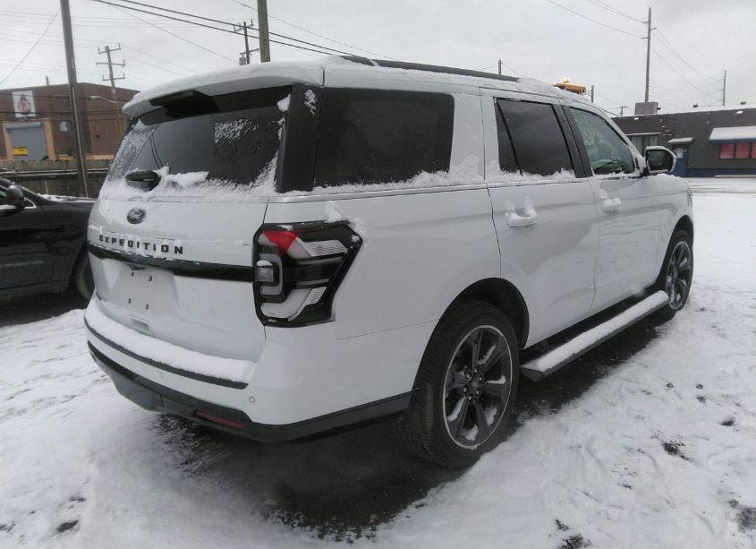 Photo 4 of 2022 Ford Expedition LIMITED (VIN 1FMJU2AT4NEA47695)