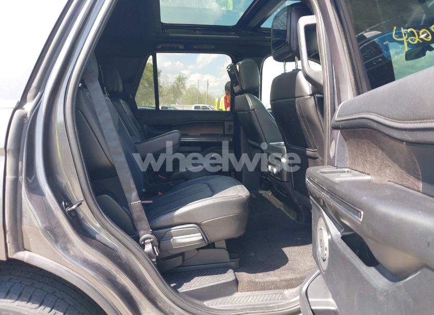 Photo 8 of 2018 Ford Expedition LIMITED (VIN 1FMJU2AT5JEA62717)