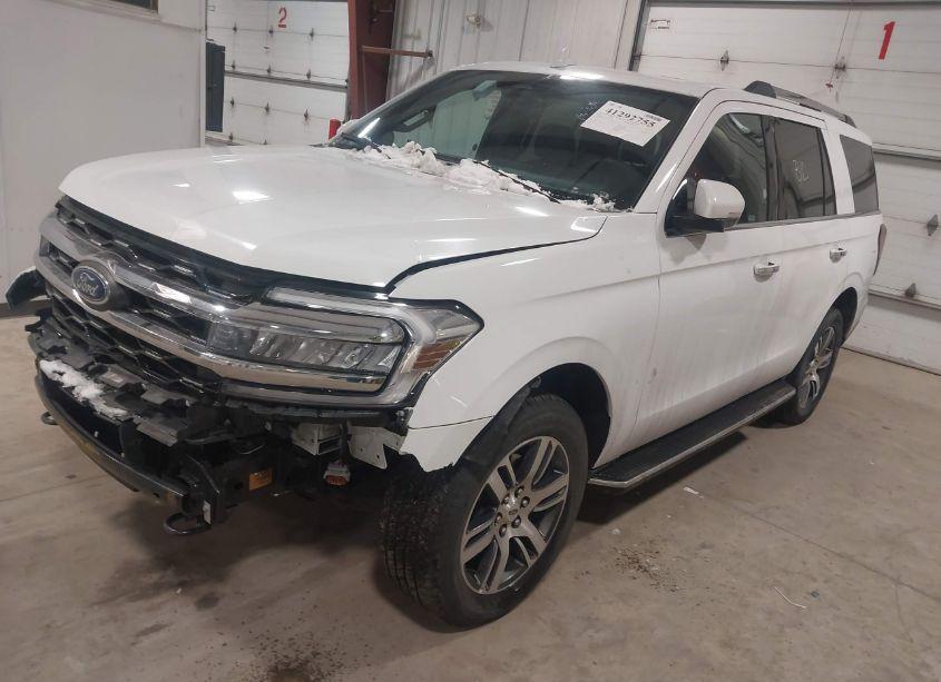 Photo 2 of 2022 Ford Expedition LIMITED (VIN 1FMJU2AT6NEA67432)
