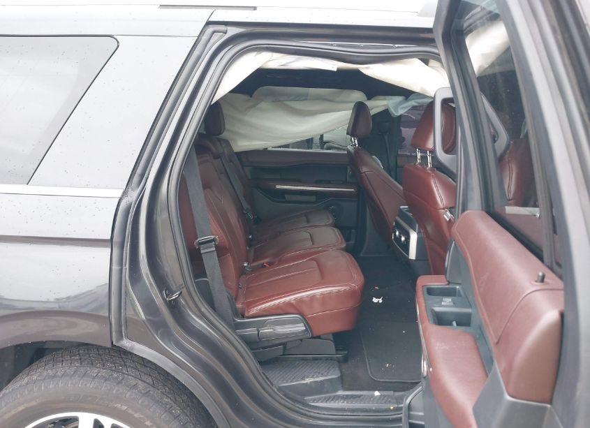 Photo 8 of 2022 Ford Expedition LIMITED (VIN 1FMJU2AT6NEA67477)