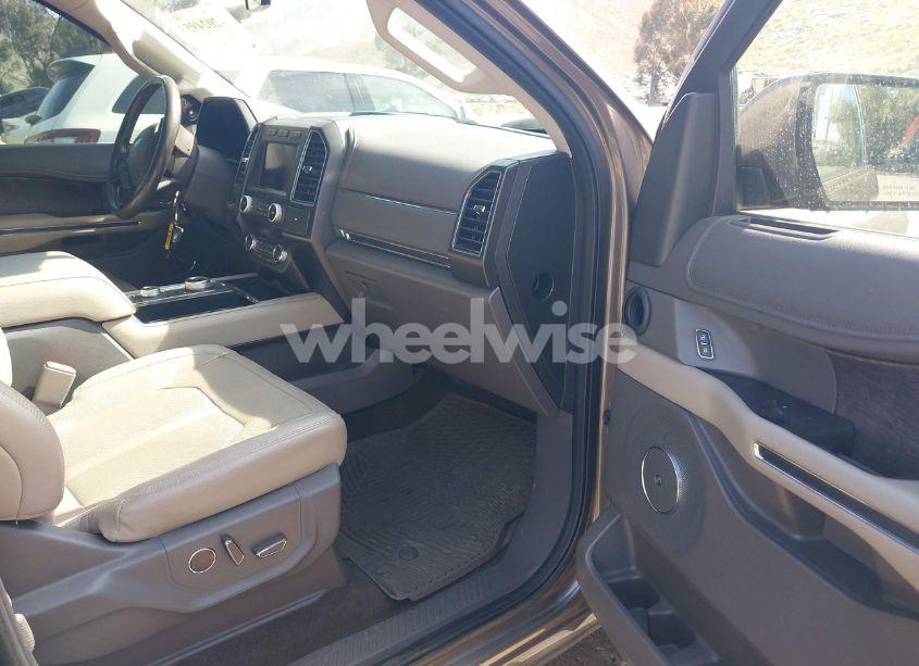 Photo 5 of 2019 Ford Expedition LIMITED (VIN 1FMJU2AT7KEA58041)