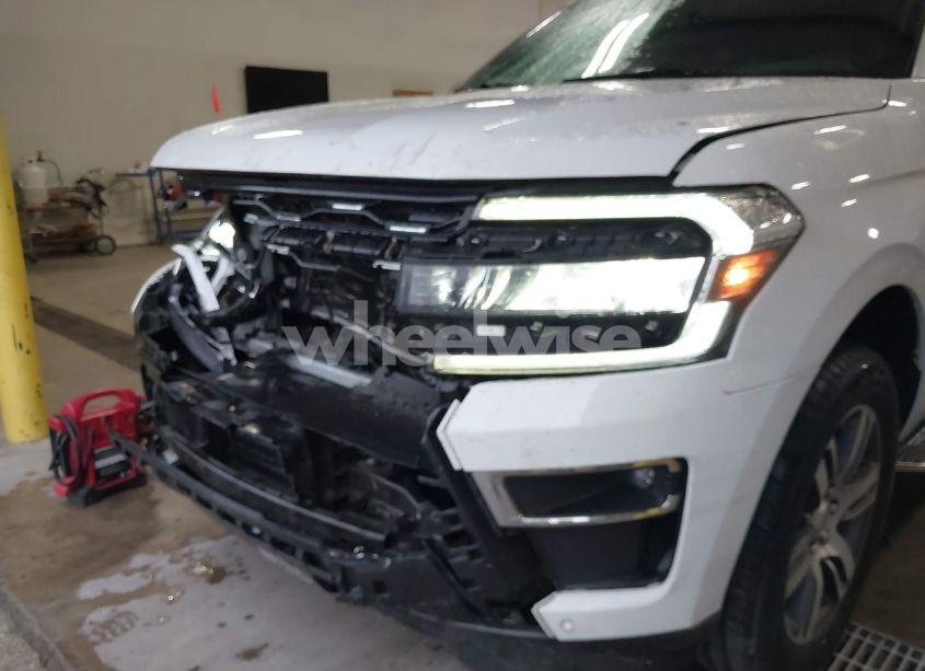 Photo 6 of 2022 Ford Expedition LIMITED (VIN 1FMJU2AT8NEA41348)