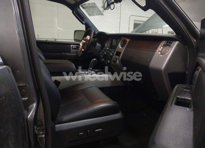 Photo 5 of 2017 Ford Expedition LIMITED (VIN 1FMJU2ATXHEA22174)