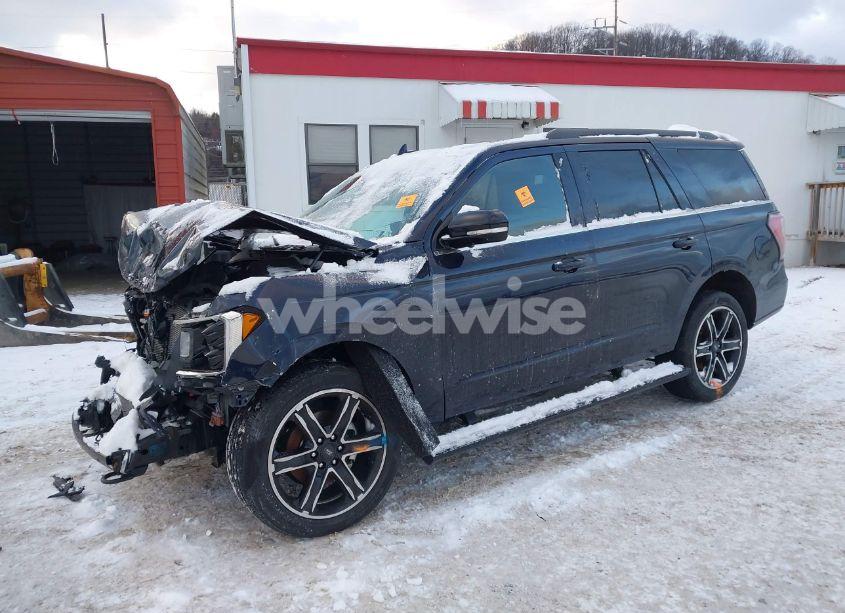 Photo 2 of 2021 Ford Expedition LIMITED (VIN 1FMJU2ATXMEA79601)