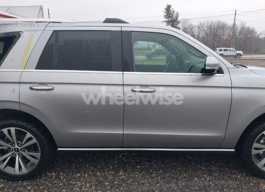 Photo 13 of 2021 Ford Expedition LIMITED (VIN 1FMJU2ATXMEA83437)