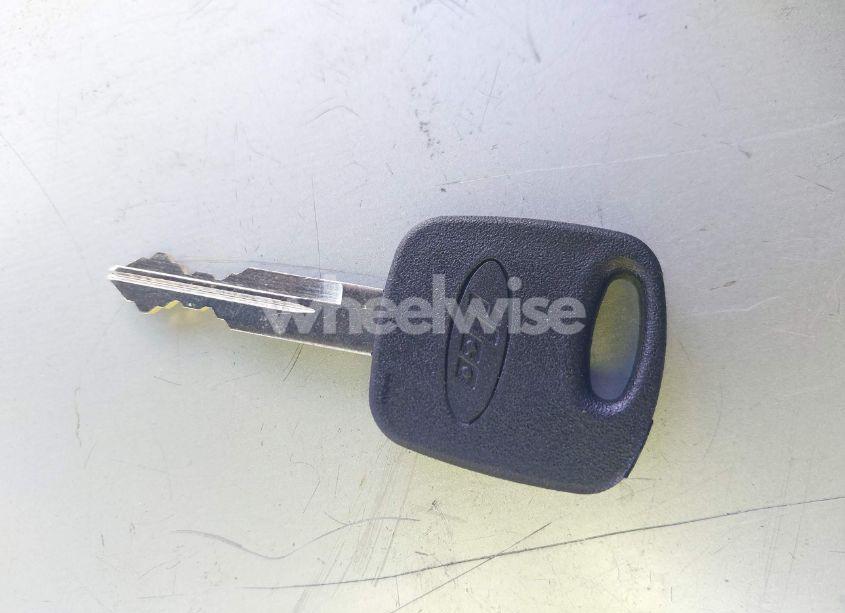 Photo 11 of 2002 Ford Excursion XLT (VIN 1FMNU40L12EA14485)