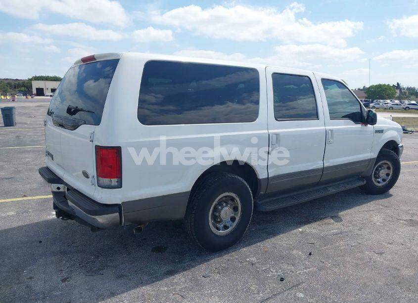 Photo 4 of 2002 Ford Excursion XLT (VIN 1FMNU40L12EA14485)