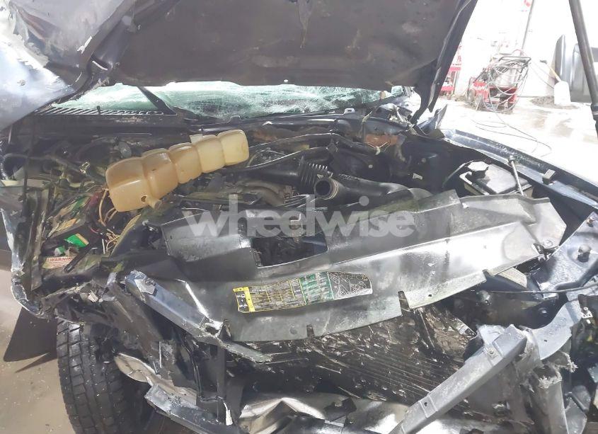 Photo 10 of 2003 Ford Excursion XLT (VIN 1FMNU41S23EC80959)