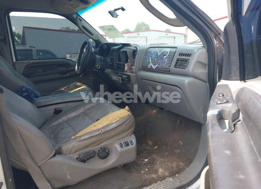 Photo 5 of 2005 Ford Excursion XLS/XLT (VIN 1FMNU41S75EB14178)