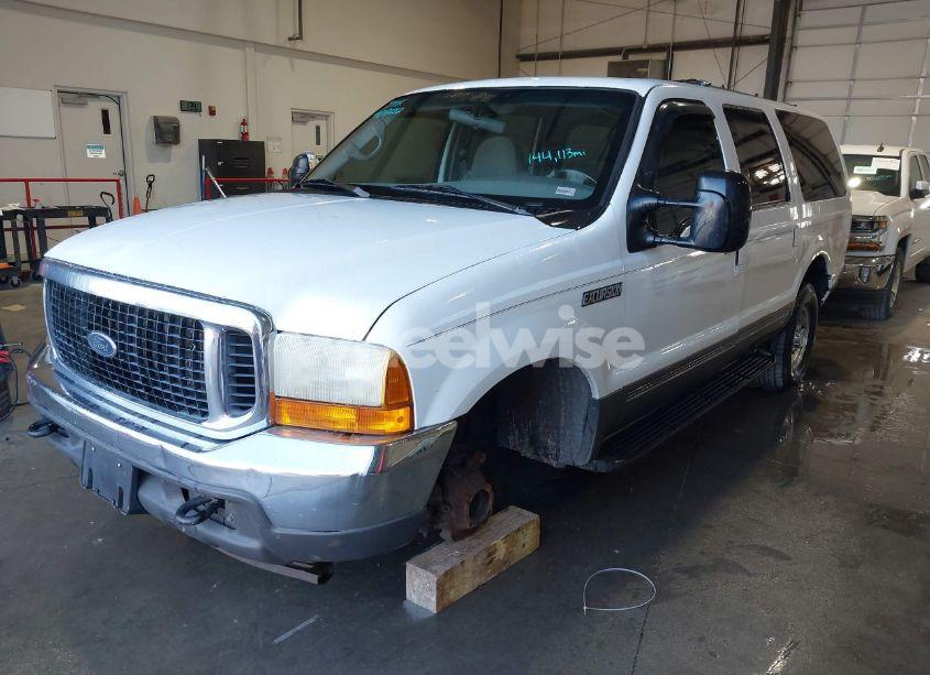 Photo 2 of 2001 Ford Excursion XLT (VIN 1FMNU41S91EB18761)