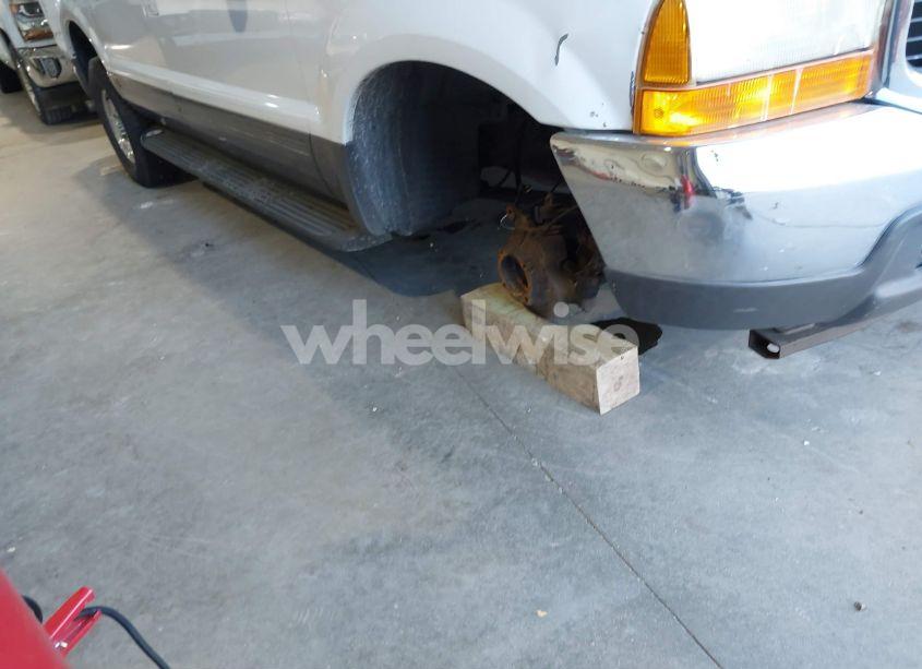 Photo 6 of 2001 Ford Excursion XLT (VIN 1FMNU41S91EB18761)