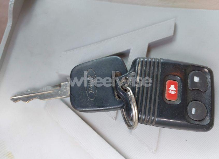 Photo 11 of 2001 Ford Excursion LIMITED (VIN 1FMNU43S61EA18890)