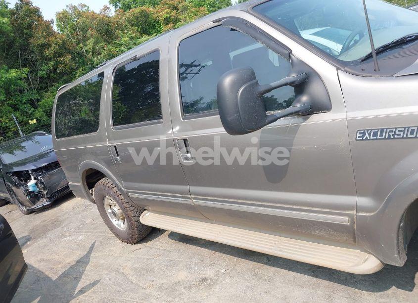 Photo 13 of 2003 Ford Excursion LIMITED (VIN 1FMNU43S83EC62057)