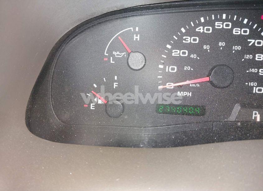 Photo 16 of 2002 Ford Excursion LIMITED (VIN 1FMNU43SX2EA77555)