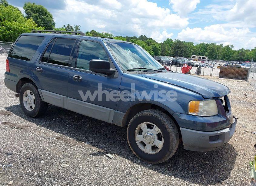 2005 Ford Expedition XLS (VIN 1FMPU13505LA10304) main photo