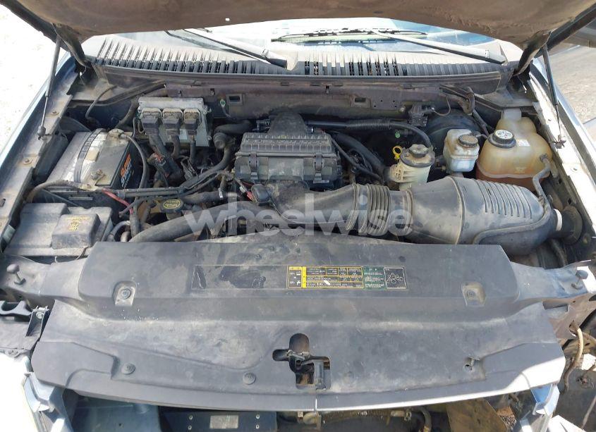 Photo 10 of 2005 Ford Expedition XLS (VIN 1FMPU13505LA10304)