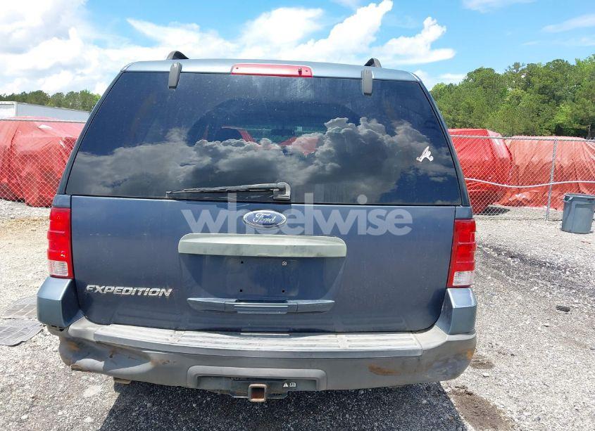 Photo 16 of 2005 Ford Expedition XLS (VIN 1FMPU13505LA10304)