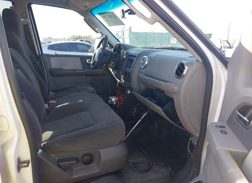 Photo 5 of 2005 Ford Expedition XLT (VIN 1FMPU15505LA31800)