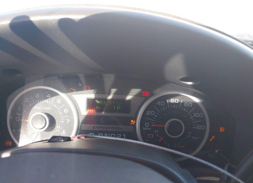 Photo 6 of 2005 Ford Expedition XLT (VIN 1FMPU15505LA31800)