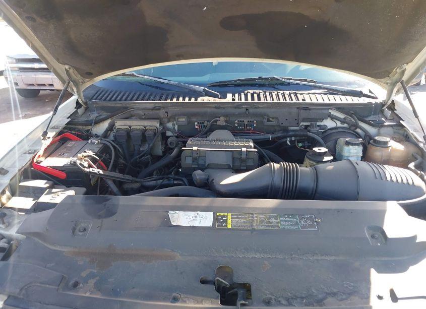 Photo 9 of 2005 Ford Expedition XLT (VIN 1FMPU15505LA31800)