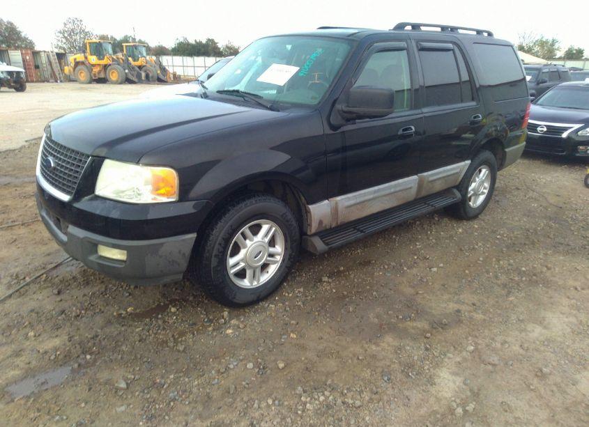 Photo 2 of 2005 Ford Expedition XLT (VIN 1FMPU15505LA39010)