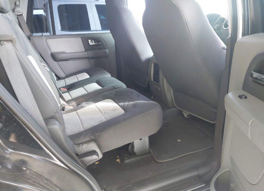 Photo 8 of 2005 Ford Expedition XLT (VIN 1FMPU15505LA82942)