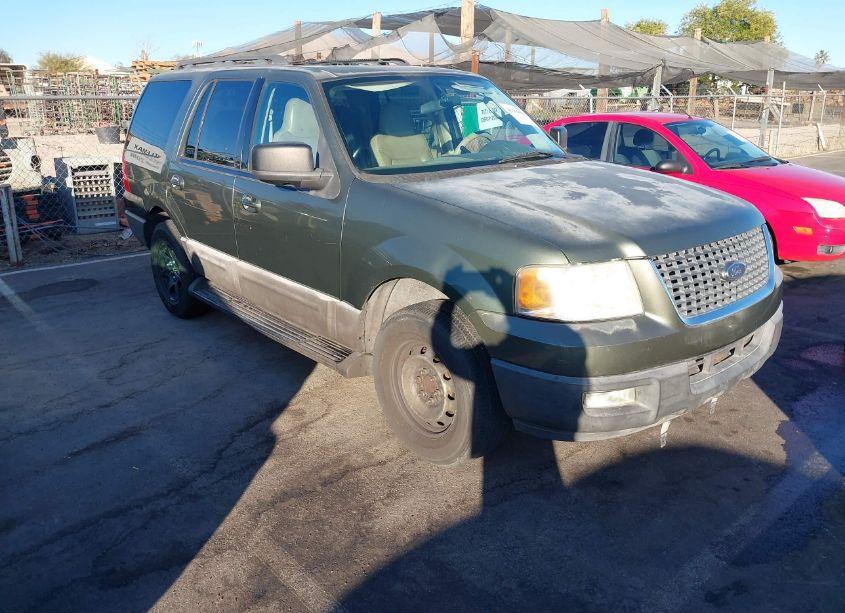2005 Ford Expedition XLT (VIN 1FMPU15515LA55801) main photo