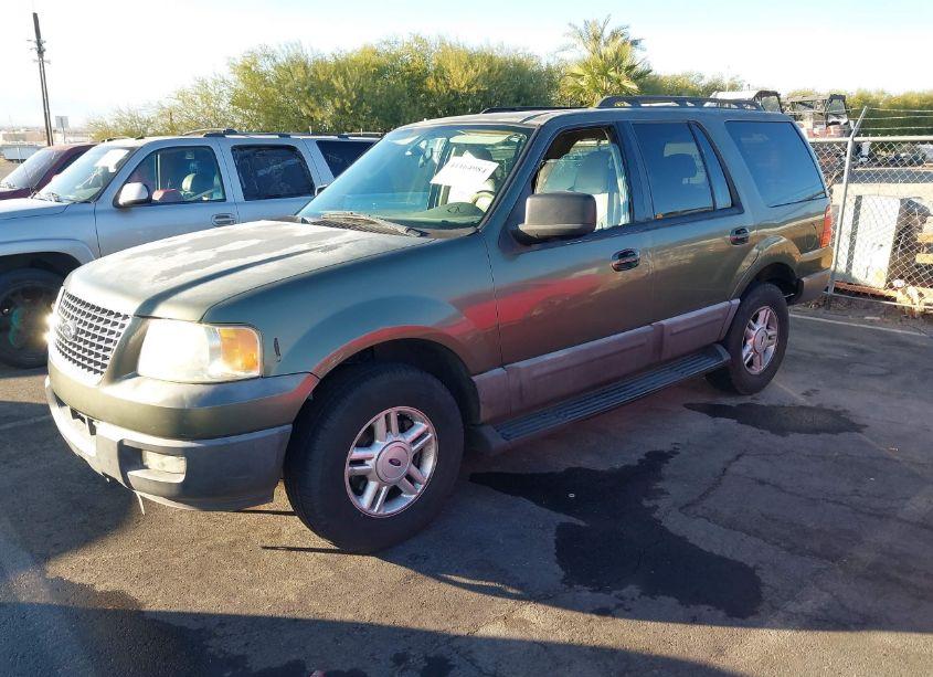 Photo 2 of 2005 Ford Expedition XLT (VIN 1FMPU15515LA55801)