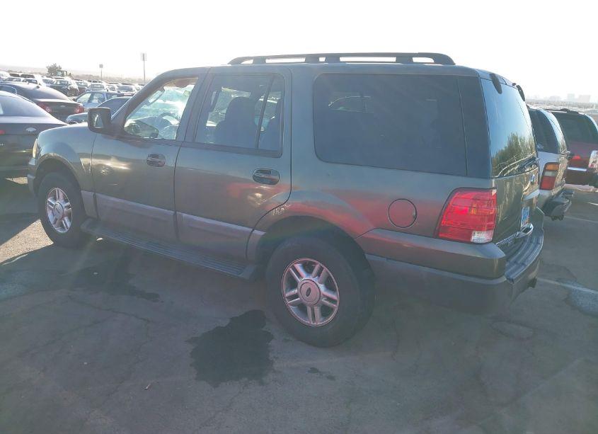 Photo 3 of 2005 Ford Expedition XLT (VIN 1FMPU15515LA55801)