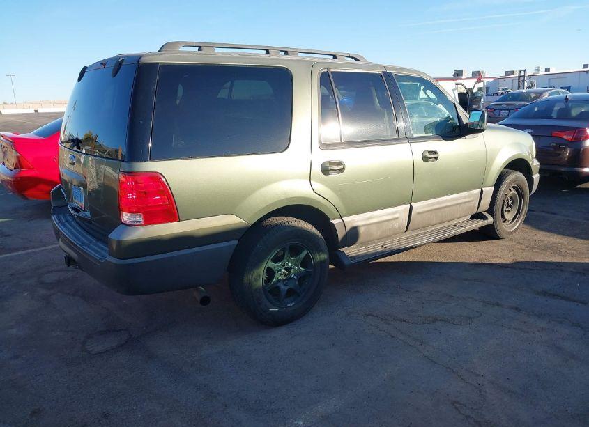 Photo 4 of 2005 Ford Expedition XLT (VIN 1FMPU15515LA55801)