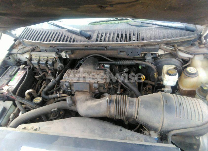 Photo 10 of 2005 Ford Expedition XLT (VIN 1FMPU15525LB00695)