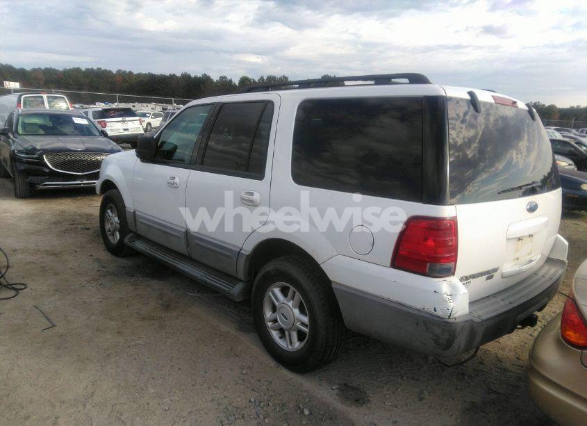 Photo 3 of 2005 Ford Expedition XLT (VIN 1FMPU15525LB00695)