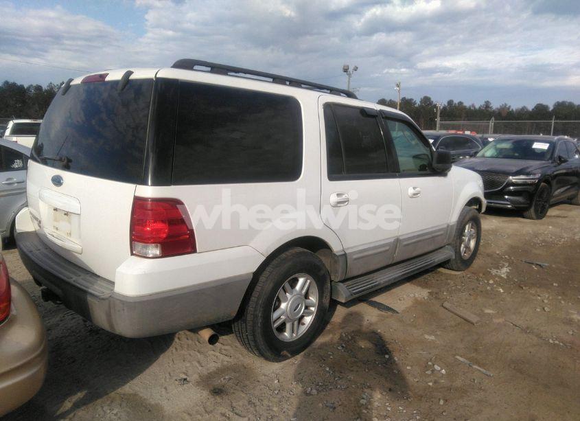 Photo 4 of 2005 Ford Expedition XLT (VIN 1FMPU15525LB00695)