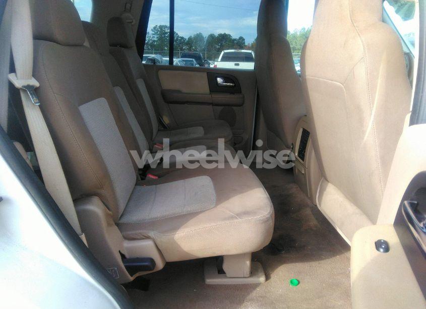 Photo 8 of 2005 Ford Expedition XLT (VIN 1FMPU15525LB00695)