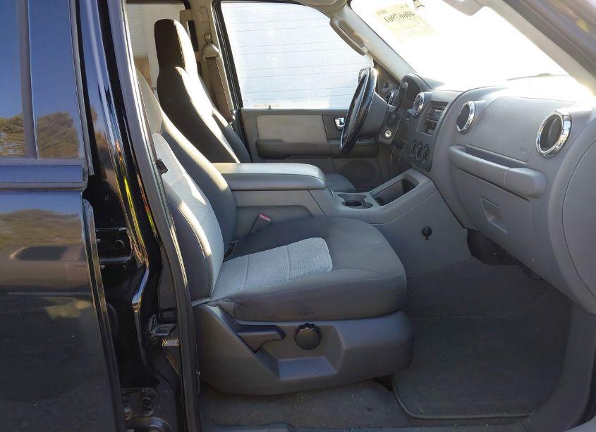 Photo 5 of 2006 Ford Expedition XLT/XLT SPORT (VIN 1FMPU15526LA73225)