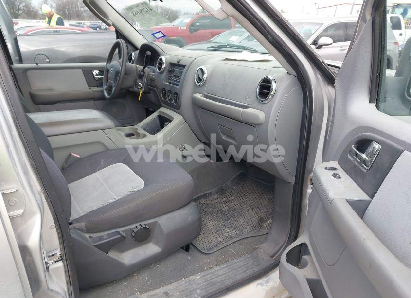 Photo 5 of 2006 Ford Expedition XLT/XLT SPORT (VIN 1FMPU15526LA97931)