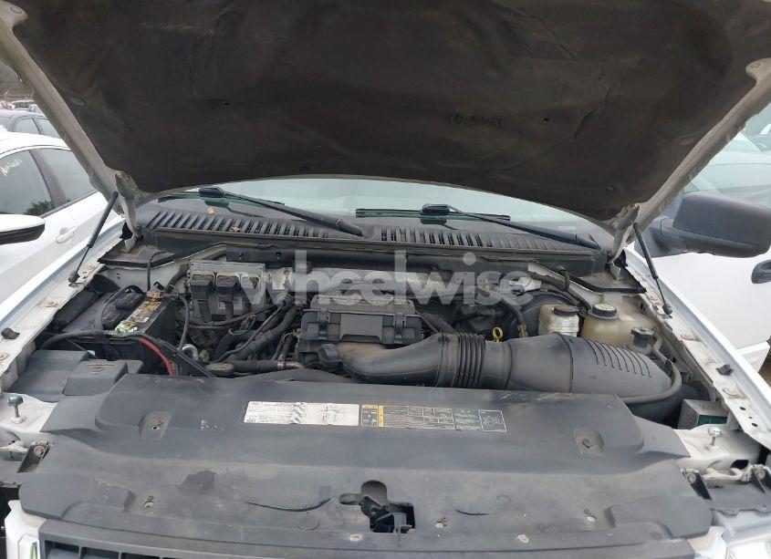 Photo 10 of 2006 Ford Expedition XLT/XLT SPORT (VIN 1FMPU15536LA97582)