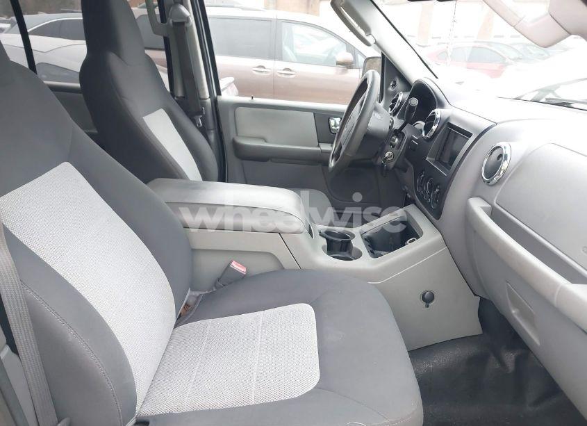 Photo 5 of 2006 Ford Expedition XLT/XLT SPORT (VIN 1FMPU15536LA97582)