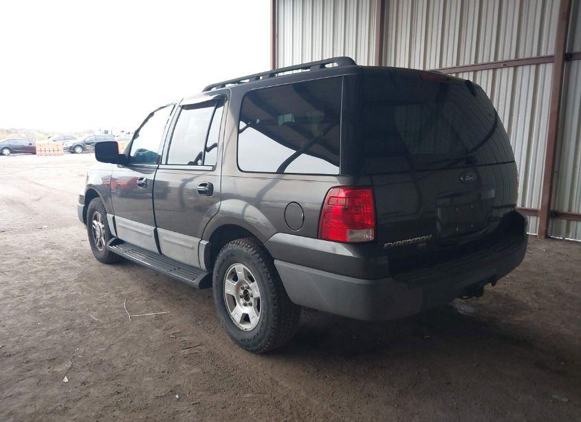 Photo 3 of 2005 Ford Expedition XLT (VIN 1FMPU15545LA63309)