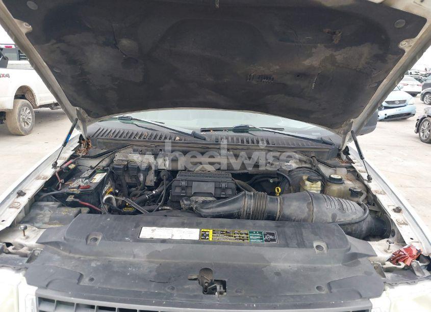 Photo 10 of 2005 Ford Expedition XLT (VIN 1FMPU15545LA64623)