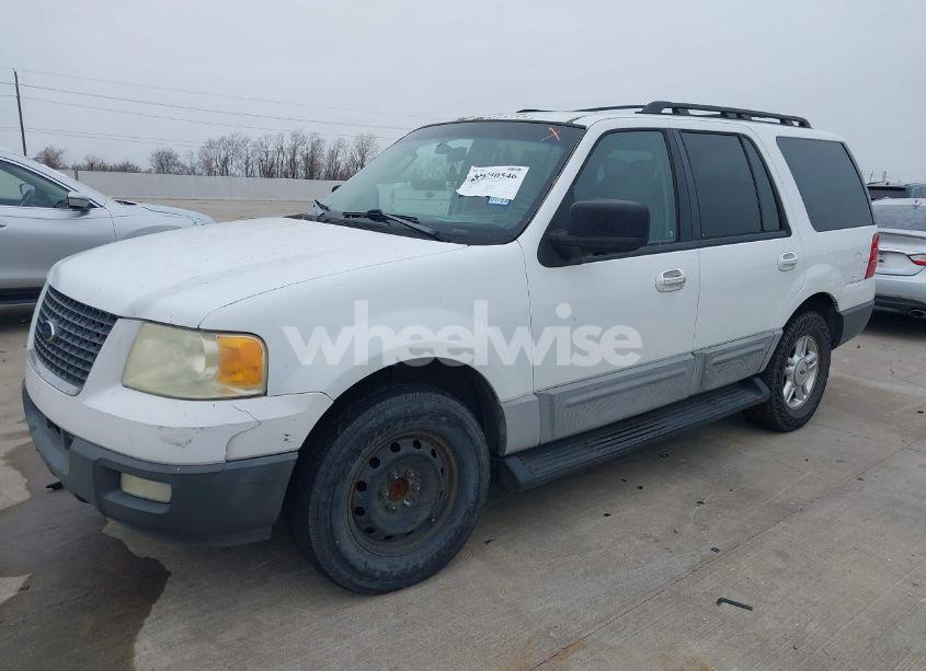 Photo 2 of 2005 Ford Expedition XLT (VIN 1FMPU15545LA64623)