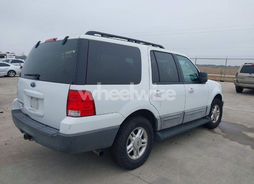 Photo 4 of 2005 Ford Expedition XLT (VIN 1FMPU15545LA64623)