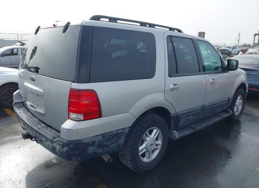 Photo 4 of 2005 Ford Expedition XLT (VIN 1FMPU15555LA01577)